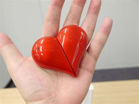 heart shaped smartphone   valentines day gadgets geniusbeauty