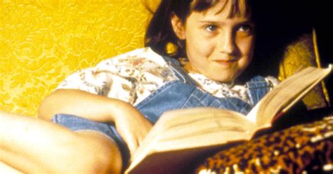 matilda star mara wilson comes out as bi queer on twitter metro news