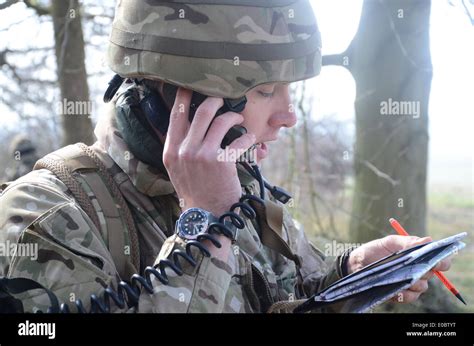 wachsam skelett riss british army radio steh stattdessen auf drinnen