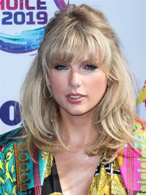 taylor swift attends 2019 fox s teen choice awards in