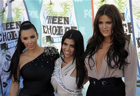 kardashian sisters talk sex advice with conan aretha