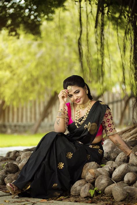 Shalu Shamu Hot Photos In Bridal Saree Actress Galaxy