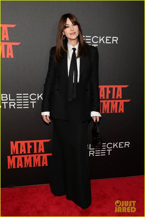 photo toni collette monica bellucci premiere mafia mamma 13 photo