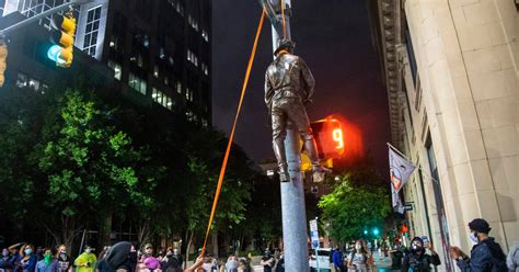 Protesters Tear Down Confederate Statues In Raleigh The New York Times