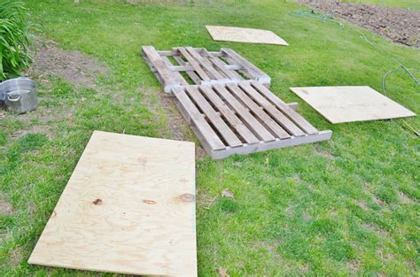 diy dog house  recycled wooden pallets tutorial