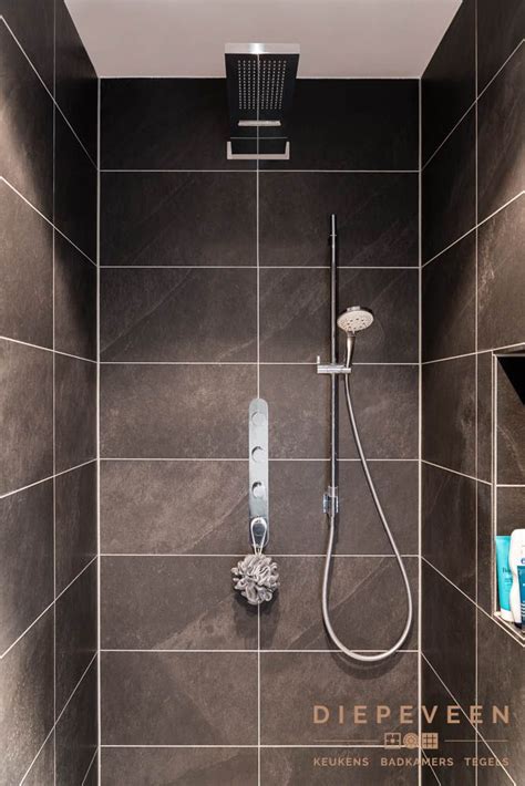 ruimte inloop douche met regendouche badkamer badkamer kranen badkamer showroom