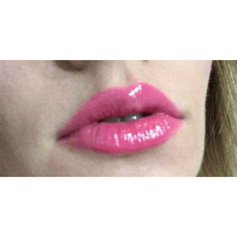 pink plumped lips
