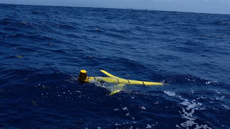 navy underwater drones  explore  seas popular science