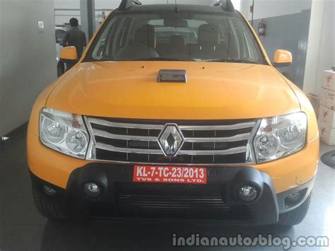 renault duster joy yellow edition front