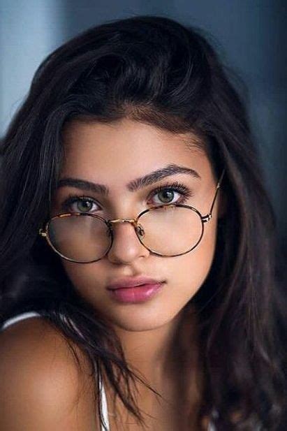 Cute Girl With Glasses – Porn Sex Photos