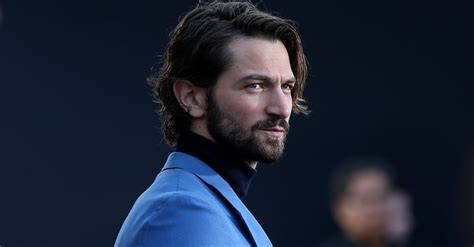 michiel huisman hot pictures popsugar celebrity