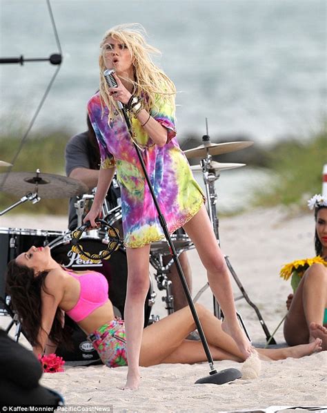 Taylor Momsen Bares Her Legs In Tiny Shorts As She Shoots