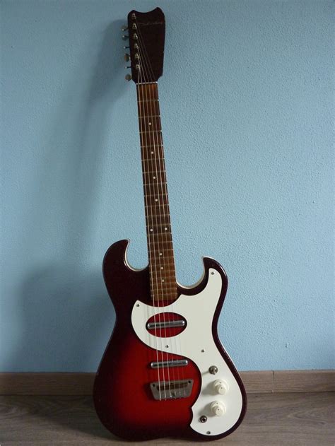 silvertone danelectro  amp  case  red sparkle guitar  sale hender amps