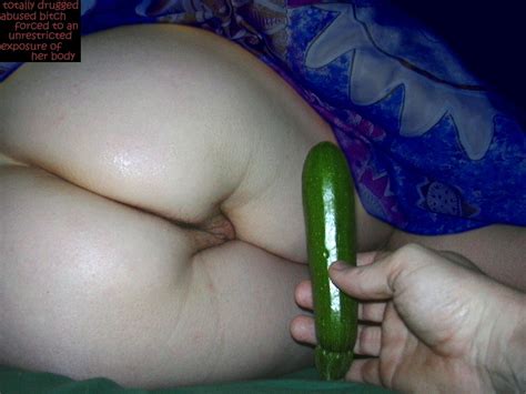 voyeuy unwilling drunk passed out girl got zucchini in her cunt