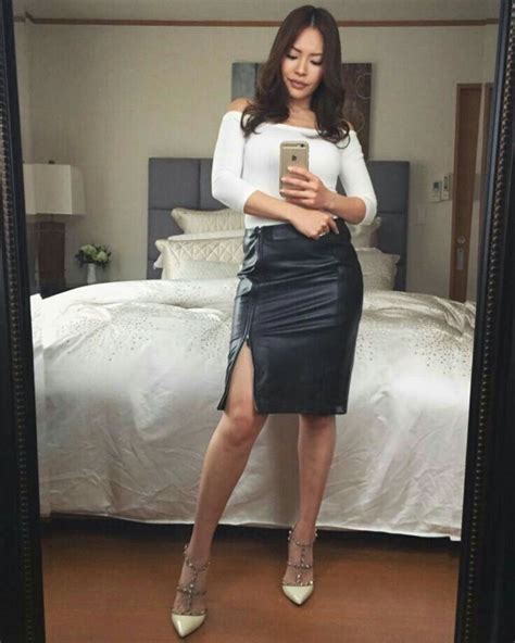 amateur asian selfie leather skirt shiny selfies asiatische frauen kleider und frau