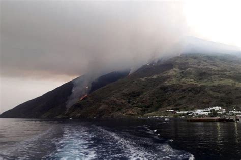 volcano eruption today volcano erupts on italian island of stromboli