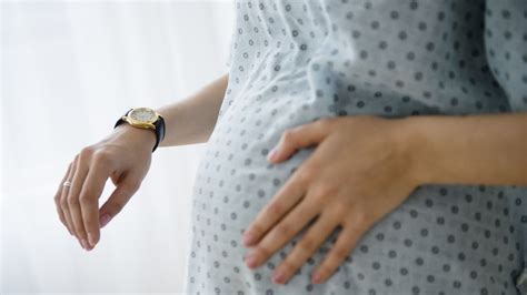 coronabesmetting bij zwangere vrouwen  baby  zeldzame gevallen fataal worden vrt nws nieuws