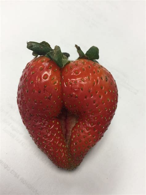 18 Pics Of Produce That Are Very Nearly Nsfw
