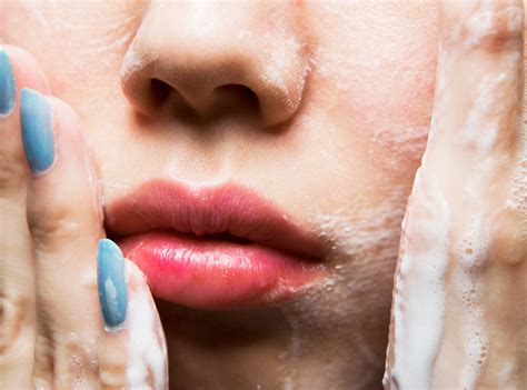 15 mistakes you re making when you wash your face self