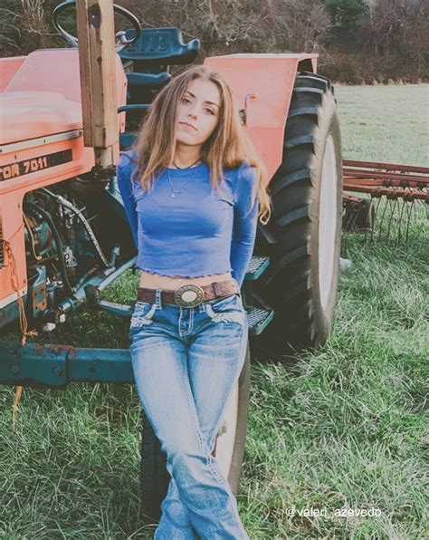 Um I Think Her Tractor Is Sexy 12 Pics