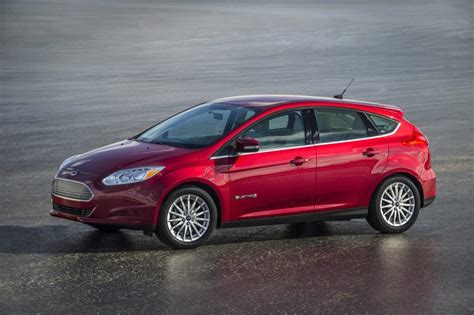 ford sedan  review amazing pictures  images    car