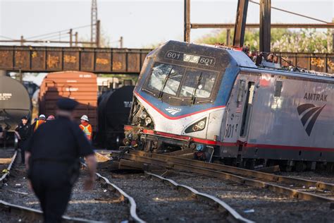 philadelphia train crash nbc producer recounts moment amtrak cars derailed nbc news