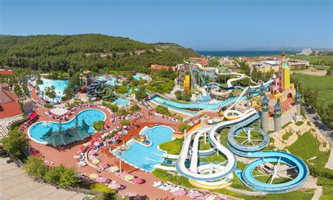 hotels met de mooiste waterparken  turkije corendon
