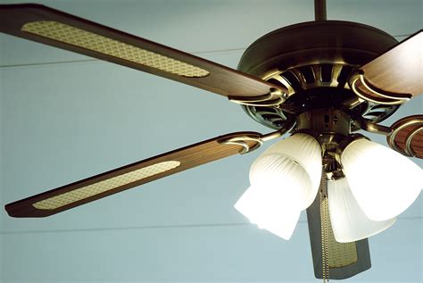 time  reverse  ceiling fan heres   means