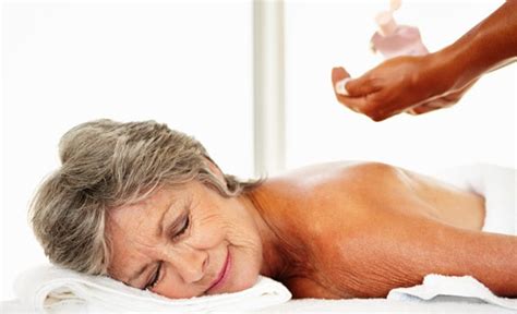 Top 10 Health Benefits Of Massage Therapy For Seniors