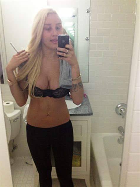 amanda bynes wilds out 2013 s most mind blowing selfies