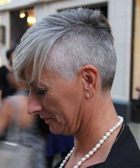 poyzunivy style short hairstyles for over 50 ladies