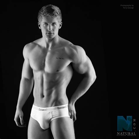 zac aynsley fitness model fit males shirtless and naked