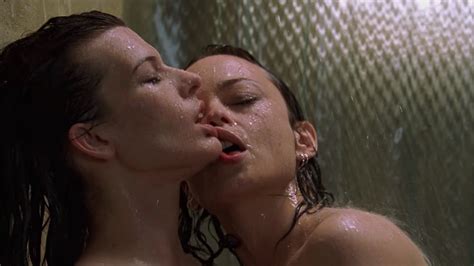 naked milla jovovich in 45