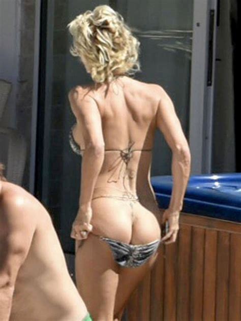 Pam Anderson Flashing Her Ass Of The Day