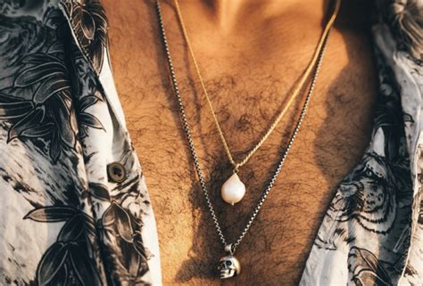 12 Best Pearl Necklaces For Men The New Essential In 2023 Fashionbeans