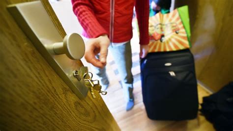 airbnb  staedte koennen vermieter jetzt besser kontrollieren landespolitik nachrichten wdr