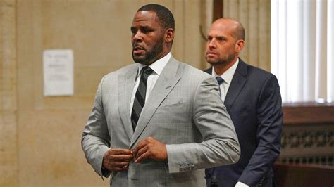 Judge Orders R Kelly Held In Jail Without Bond In Sex Case