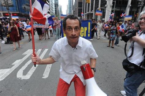 Weiner Allegedly Pays Fake Supporters Anthony Weiner S Sexting Scandal