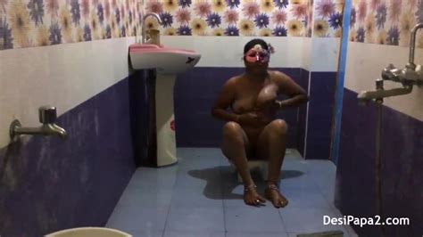 Full Desi Bhabhi Sexy In Saree Dress Indian Style Bathroom