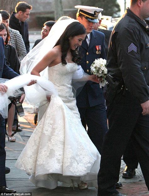 figure skating champion michelle kwan marries political scion in rhode island ceremony