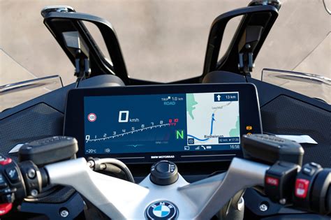 rt review  bmw motorcycle treats riders  car