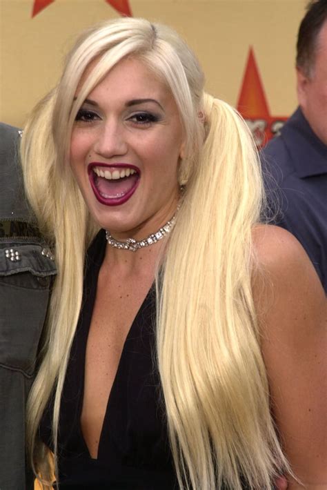 Gwen Stefani S Natural Hair Color Is Darker Than You Think