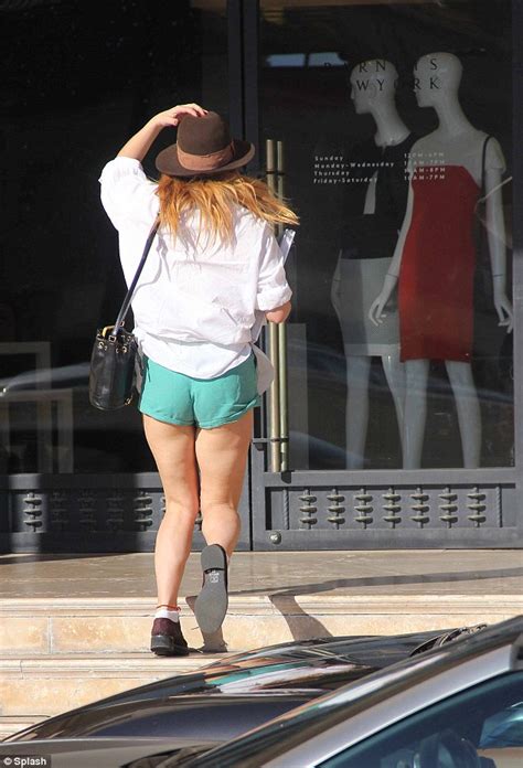 scout willis sports micro shorts on shopping trip in la daily mail online