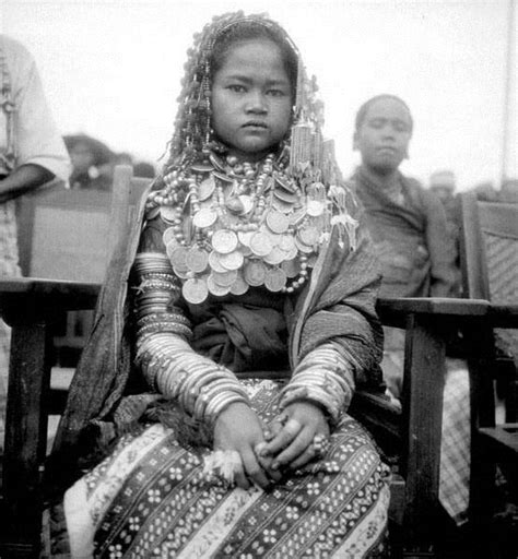 old photos of indonesian people © 2016