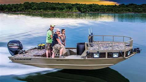 tracker boats  grizzly  mvx sportsman bowfishing