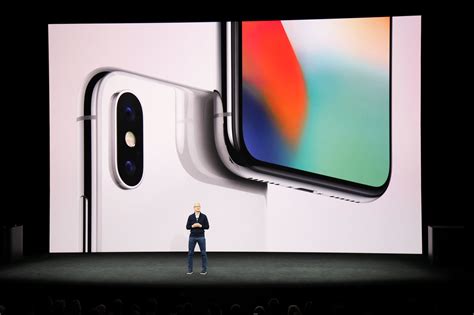presenters  learn  apples face id  blunder