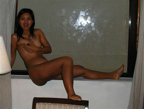 filipina gets naked in a hotel room pichunter