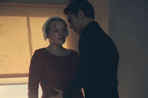 the handmaid s tale recap offred is pregnant but not everyone is