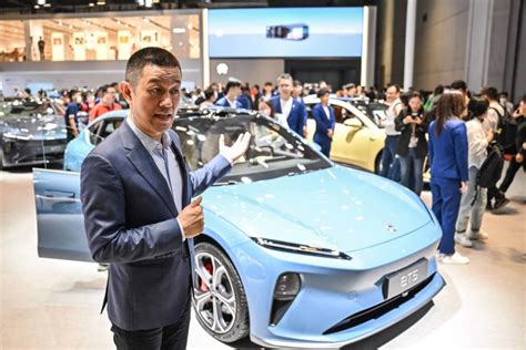 chinese electric vehicle makers lead  world rivaling  pioneers