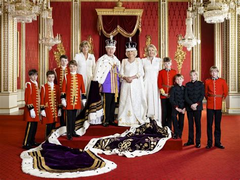 king charles coronation  picture reveals  closest   king